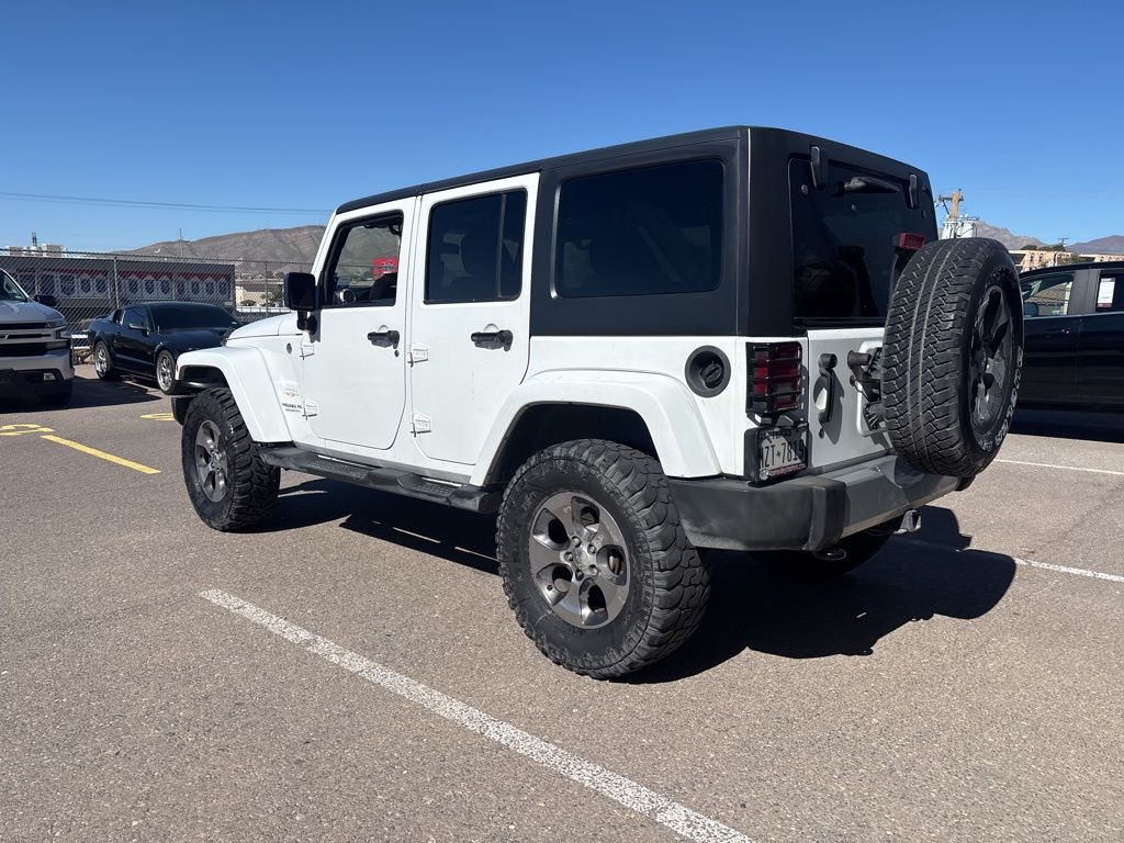 2012 Jeep Wrangler Unlimited Sahara photo 4