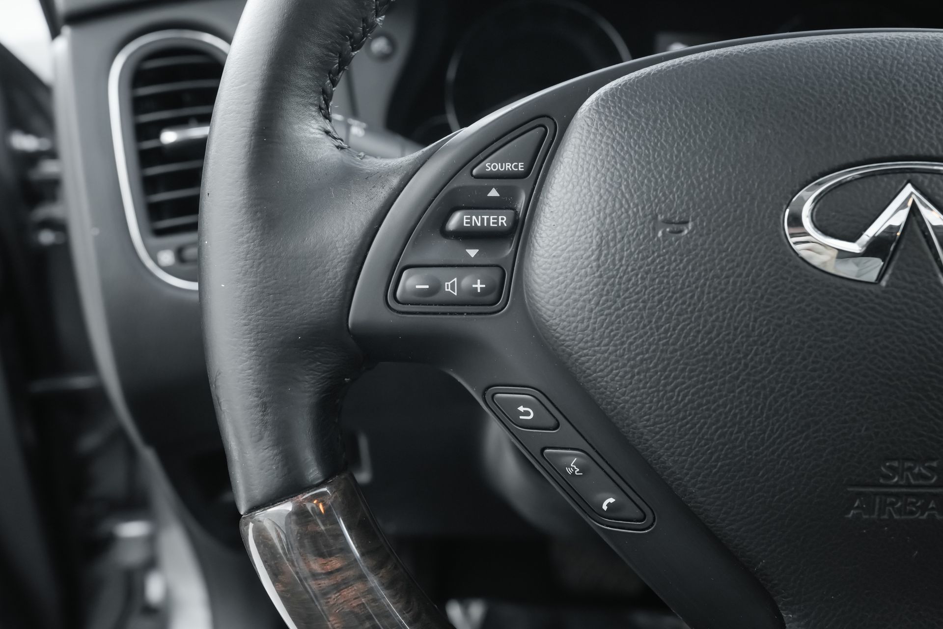 2015 Infiniti QX50 Journey photo 17
