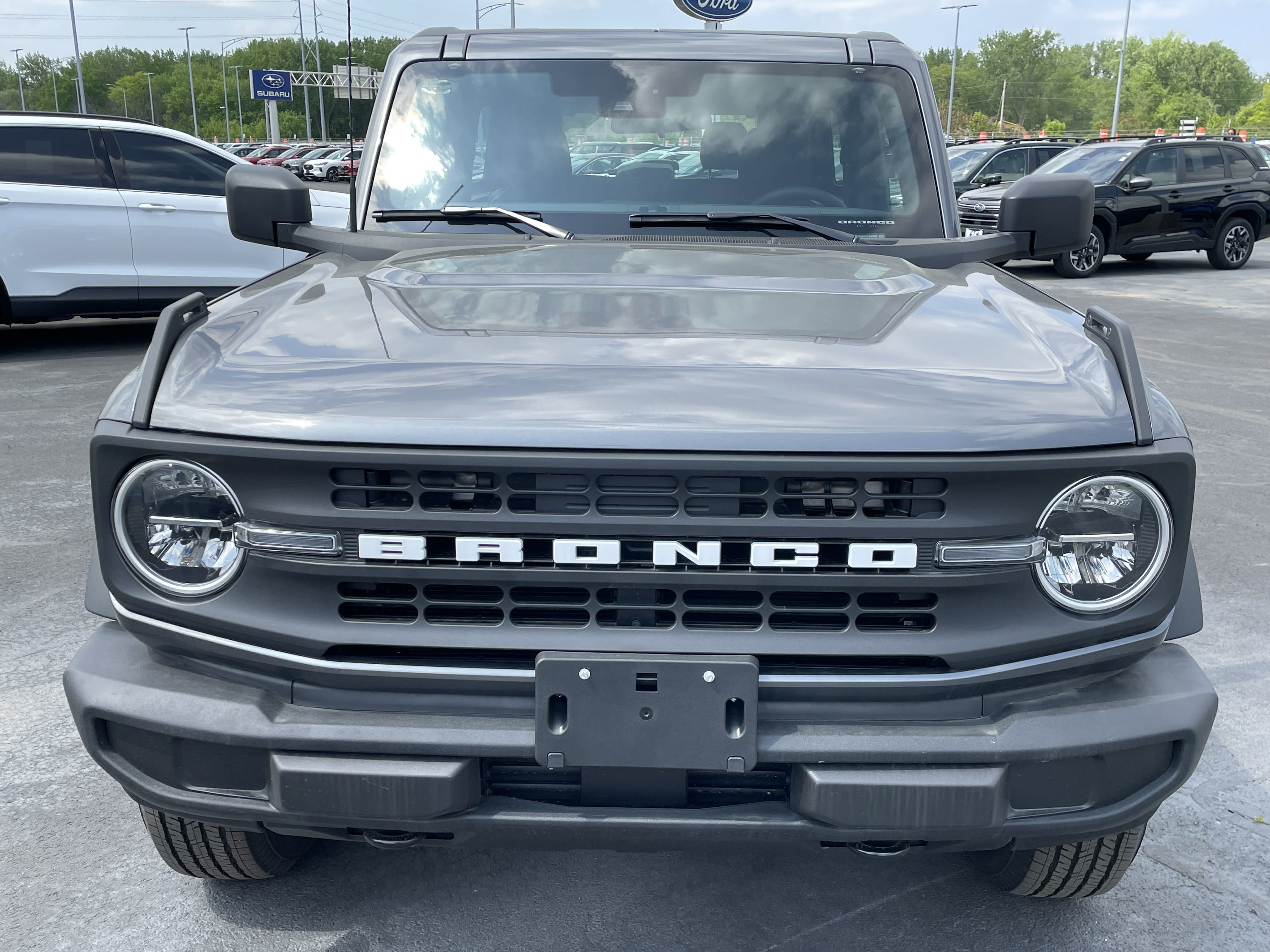 2025 Ford Bronco Base photo 5