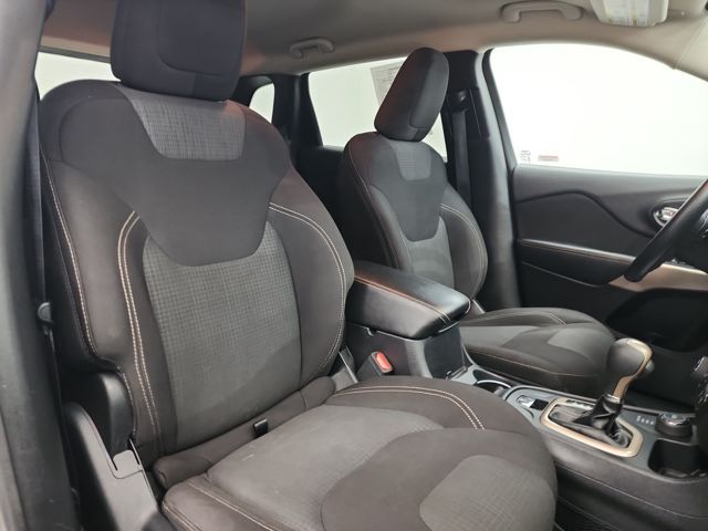2017 Jeep Cherokee Latitude photo 31