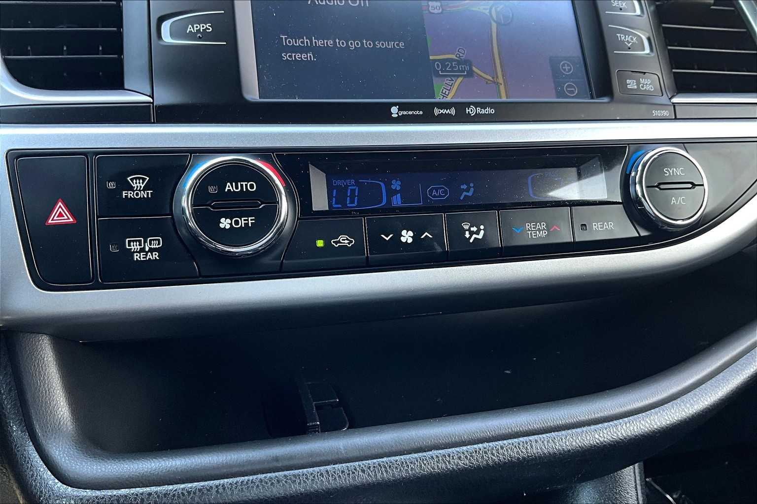 2019 Toyota Highlander SE photo 31
