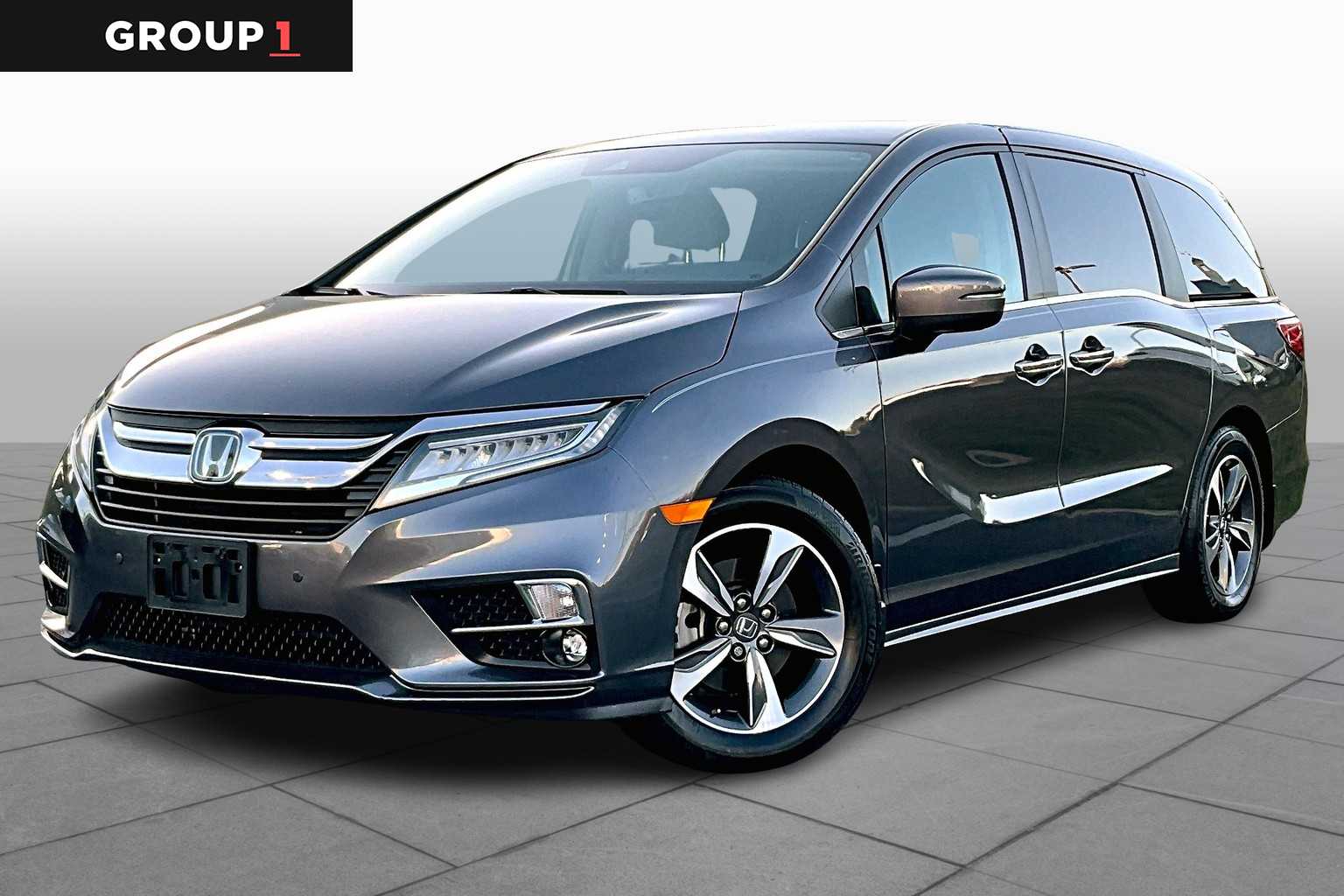 Pre-Owned 2019 Honda Odyssey Touring Mini-van, Passenger in - Main Image