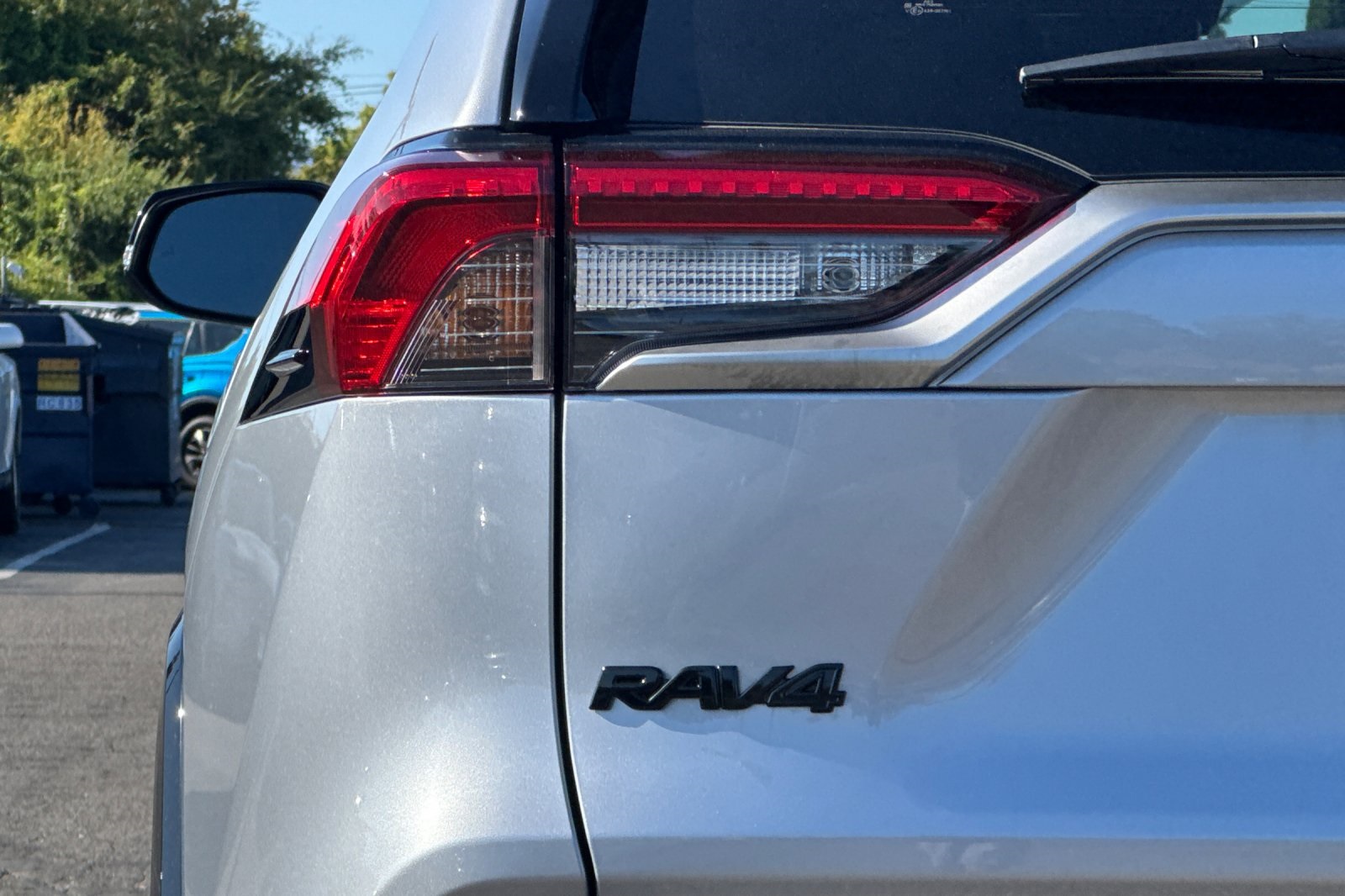2025 Toyota RAV4 Hybrid XSE photo 9