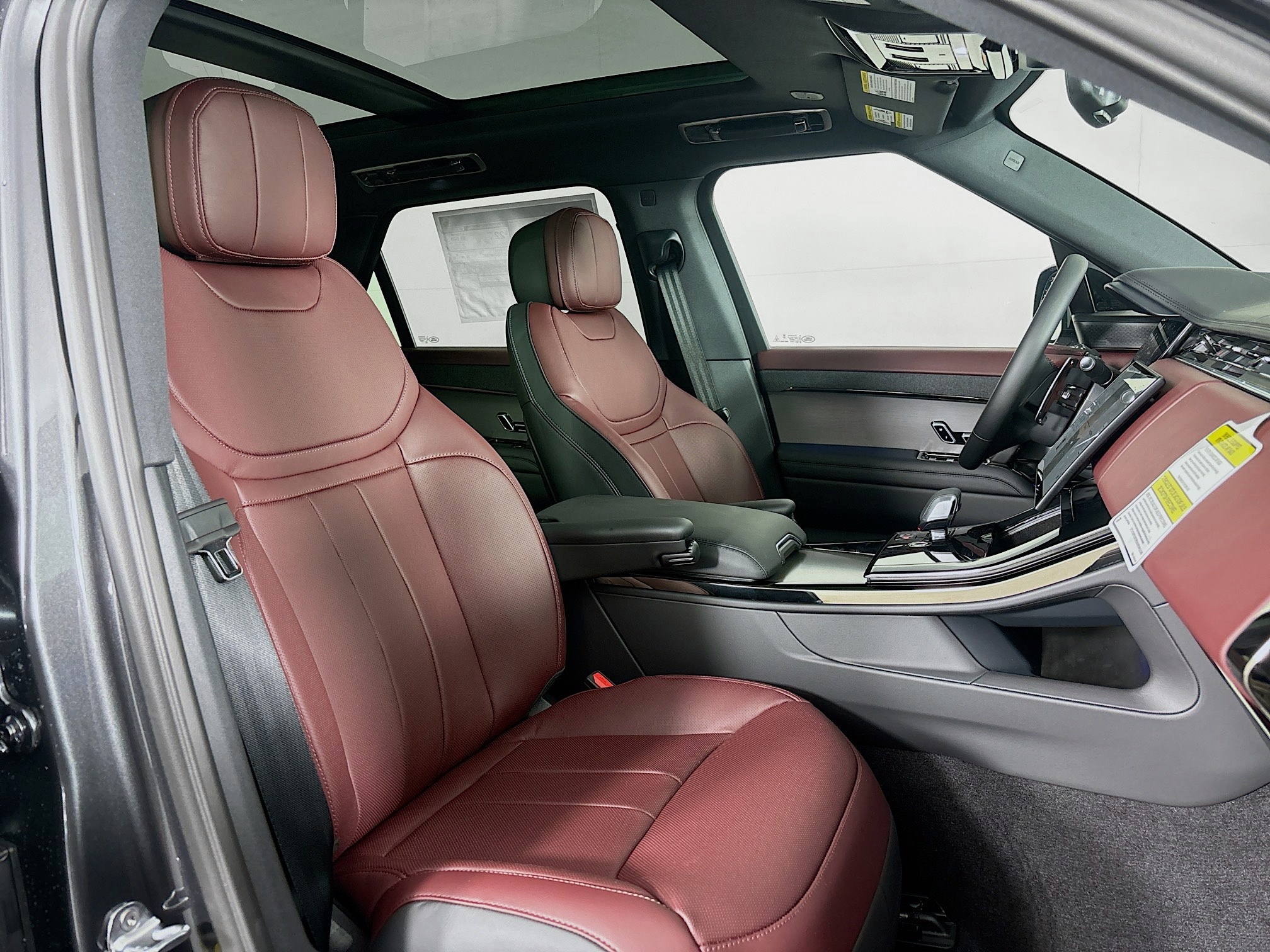 2025 Land Rover Range Rover Sport SE photo 21