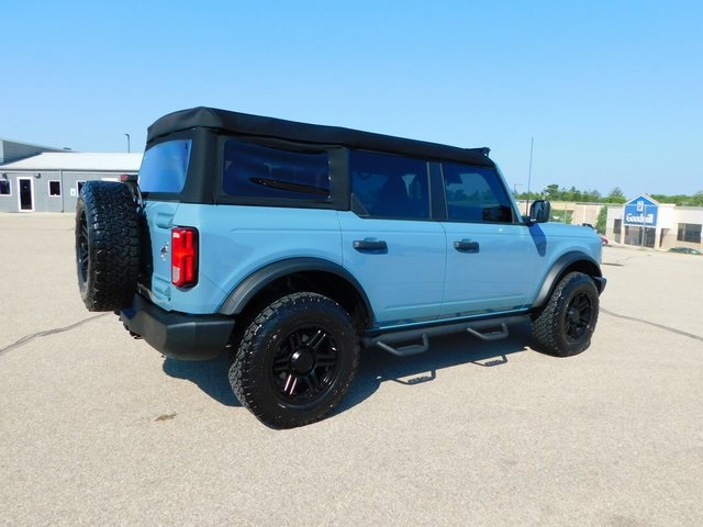 2023 Ford Bronco Base photo 2