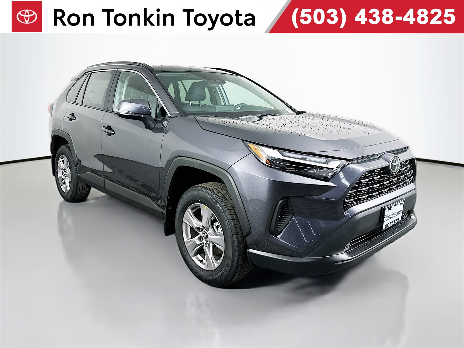 2025 Toyota RAV4 XLE's photo