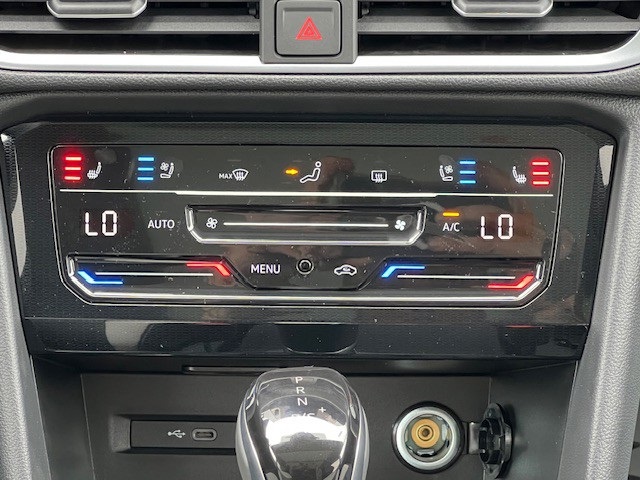 2025 Volkswagen Taos SEL photo 21