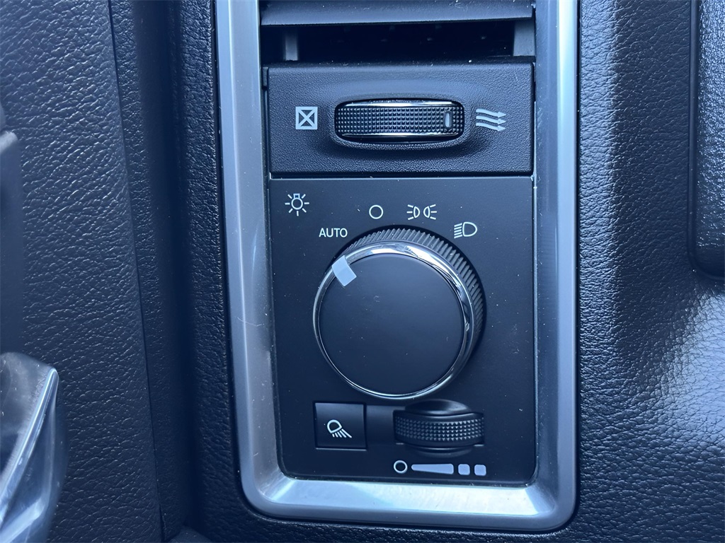 2022 Ram 1500 Classic Warlock photo 19