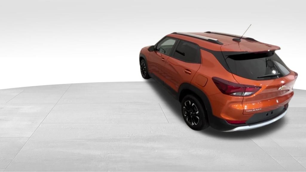 2023 Chevrolet Trailblazer LT photo 2