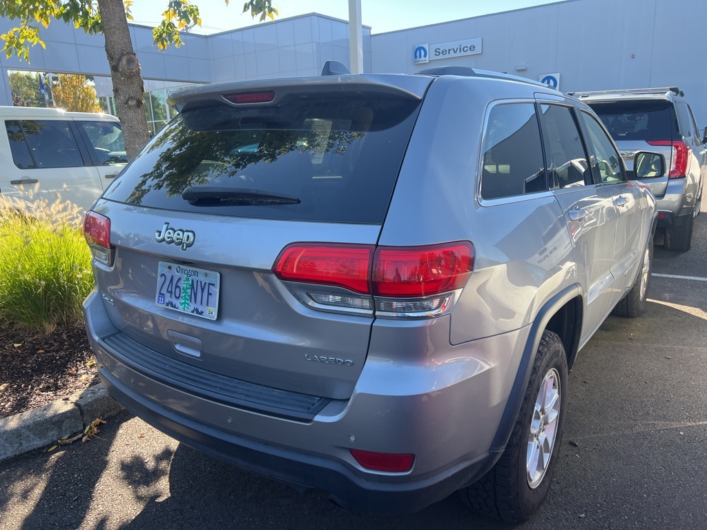 2019 Jeep Grand Cherokee Laredo photo 3