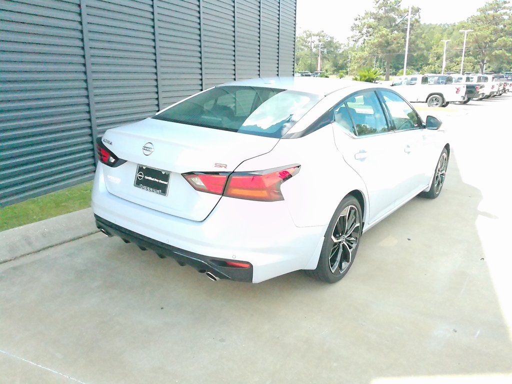 2024 Nissan Altima 2.5 SR photo 3