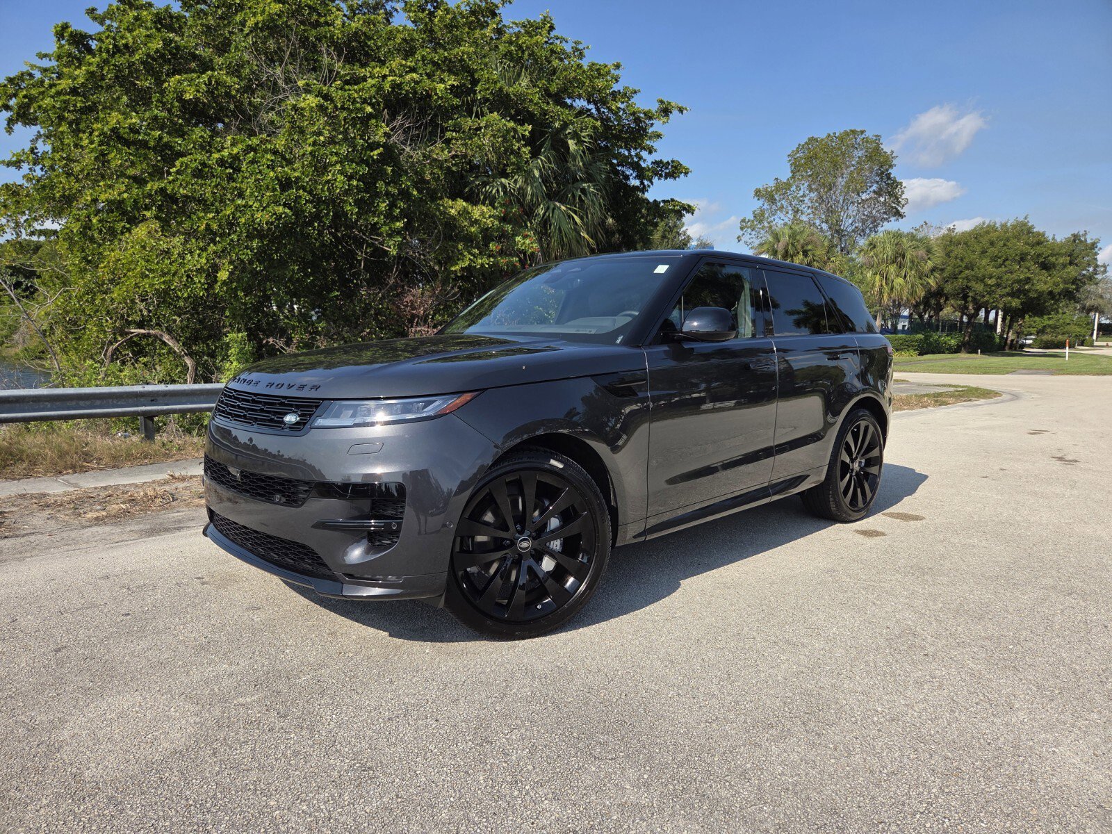 2025 Land Rover Range Rover Sport Dynamic SE's photo