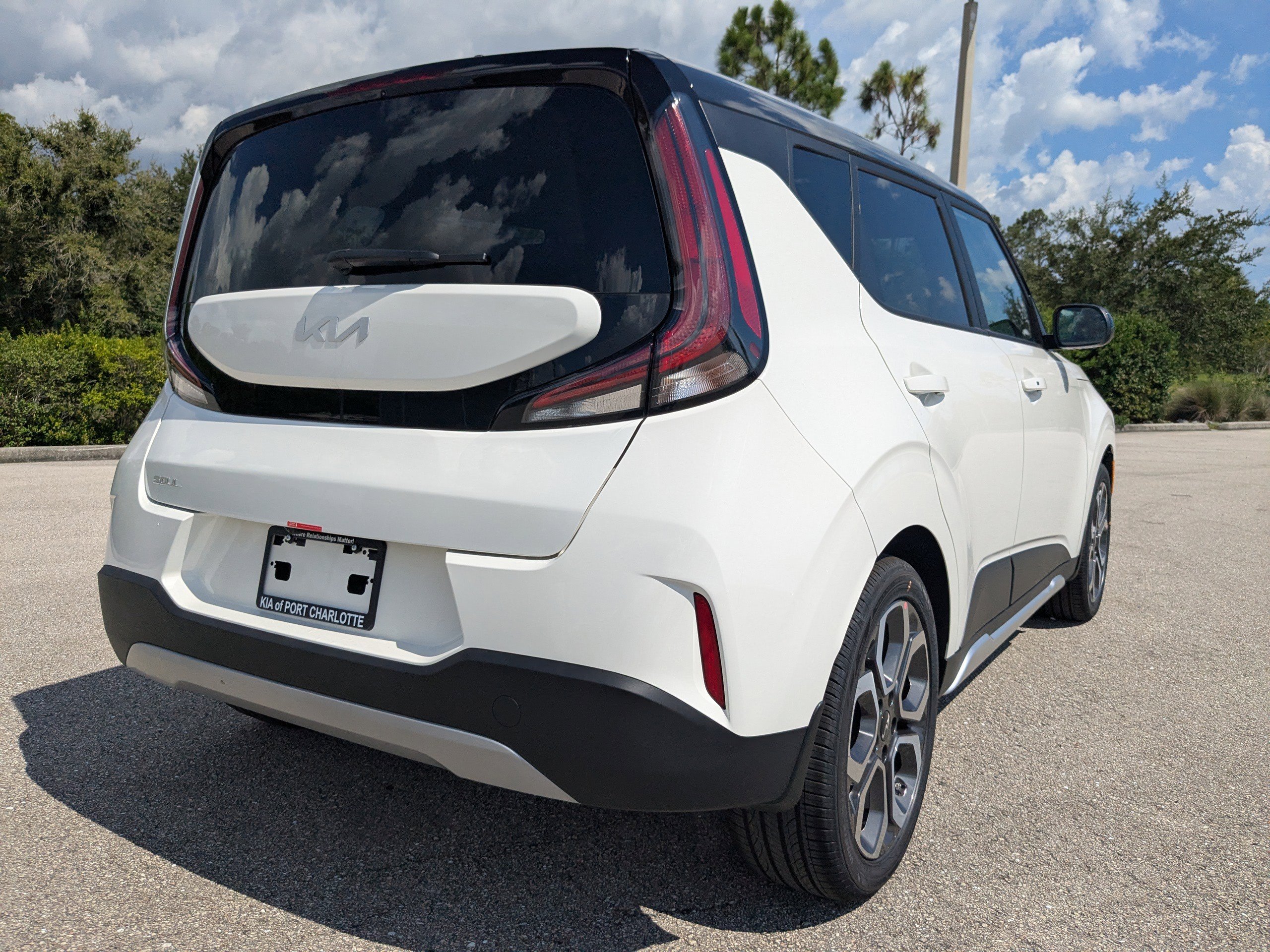 2025 Kia Soul EX photo 2