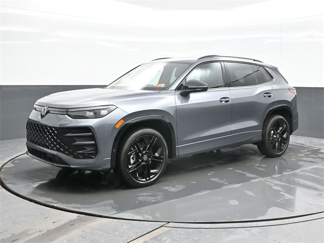 2026 Volkswagen Tiguan SE R-LINE BLACK's photo