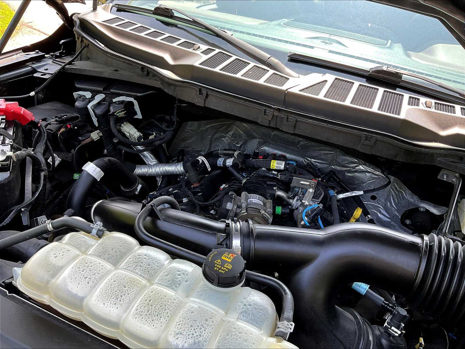 2021 Ford F-150 Lariat photo 32