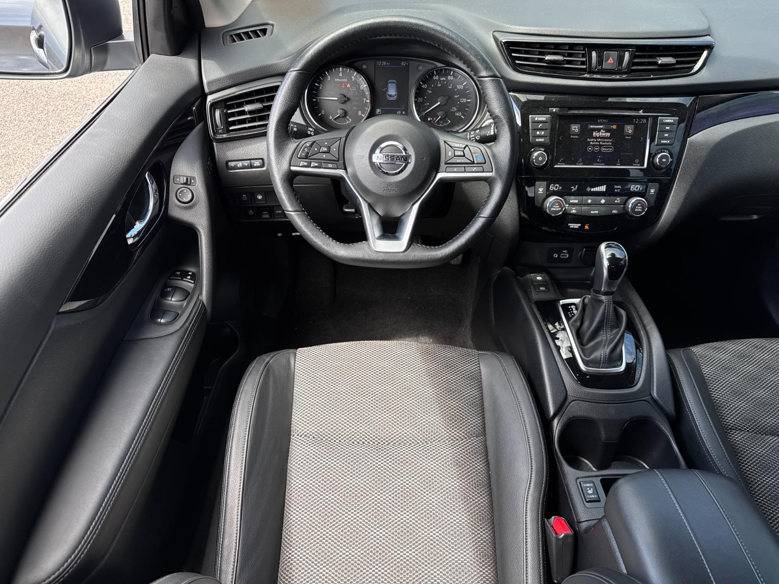 2022 Nissan Rogue Sport SV photo 23