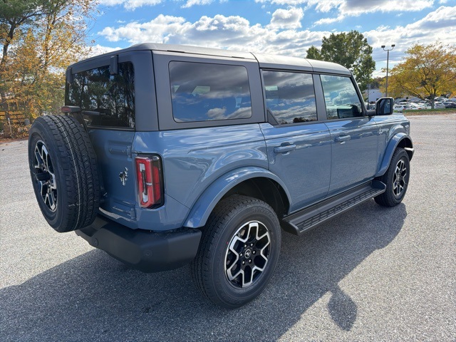 2025 Ford Bronco Outer Banks photo 3