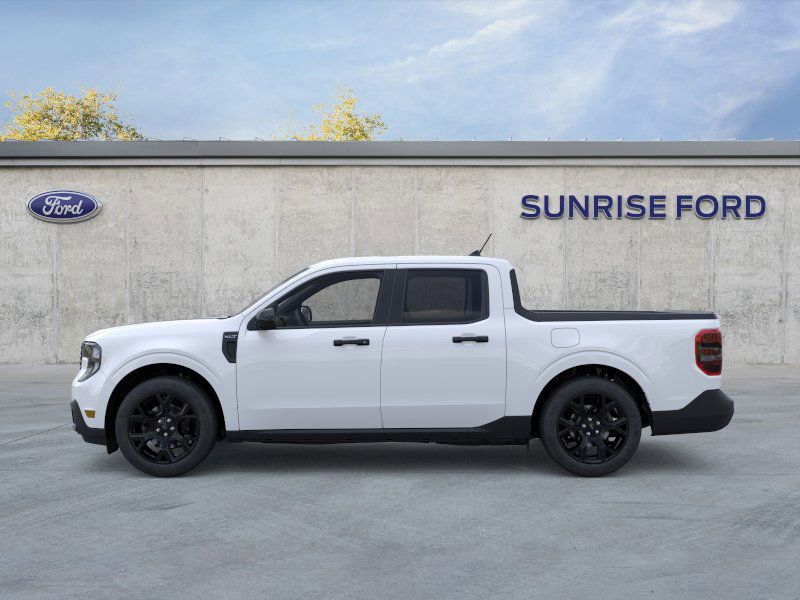 2025 Ford Maverick XLT photo 2