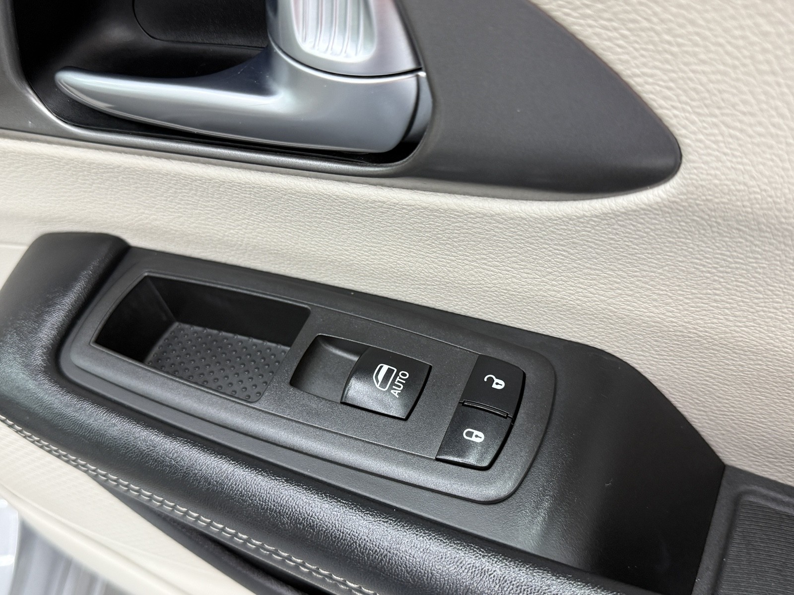 2021 Chrysler Pacifica Hybrid Touring L photo 60