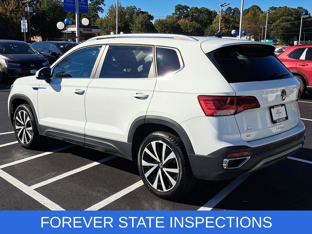 2023 Volkswagen Taos SE photo 4