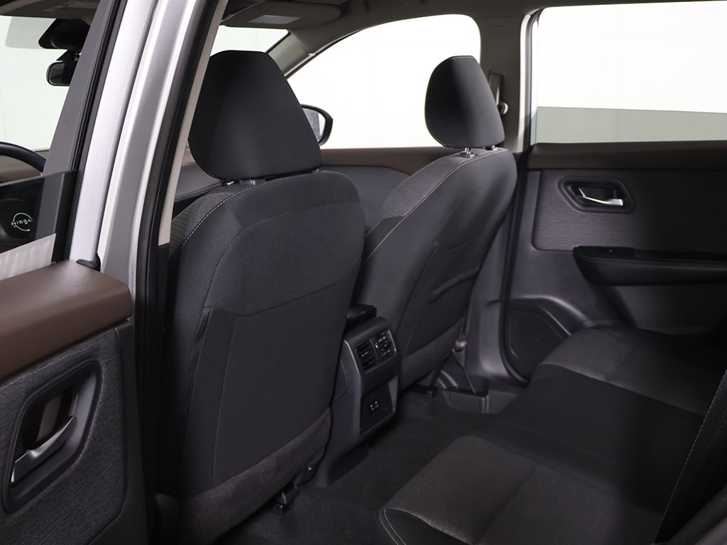 2023 Nissan Rogue SV photo 21