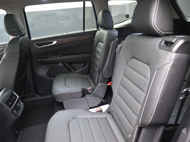 2025 Volkswagen Atlas SEL photo 6