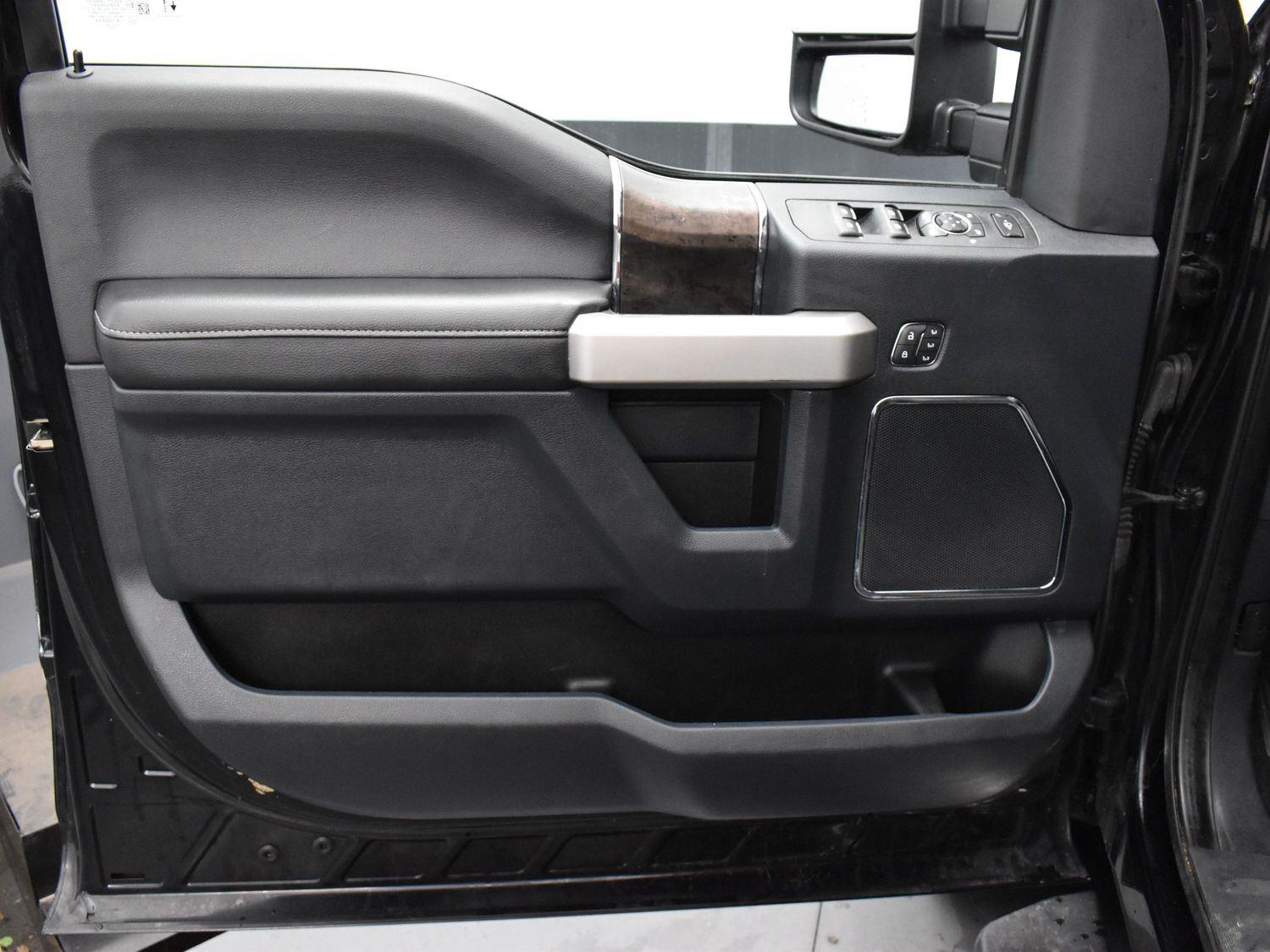 2022 Ford F-450 Lariat photo 9