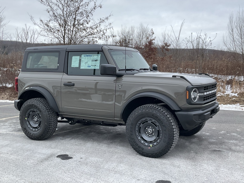 2025 Ford Bronco 2-Door Base's photo