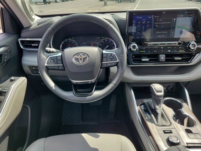 2020 Toyota Highlander Platinum photo 10