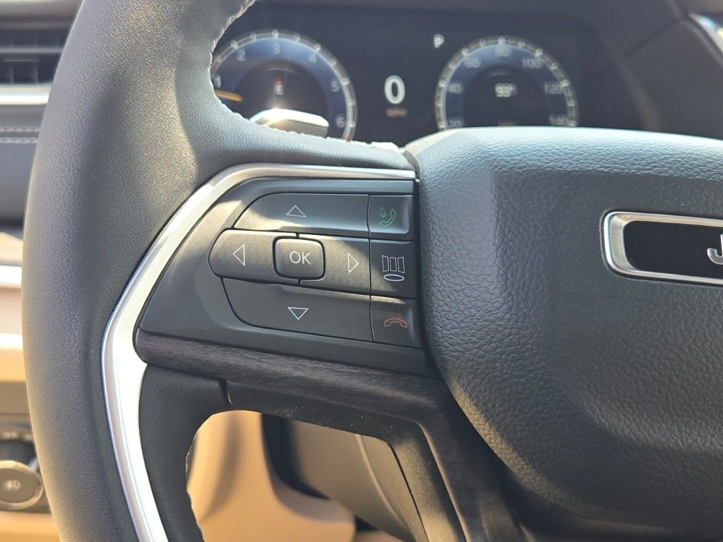 2025 Jeep Grand Cherokee Limited photo 25