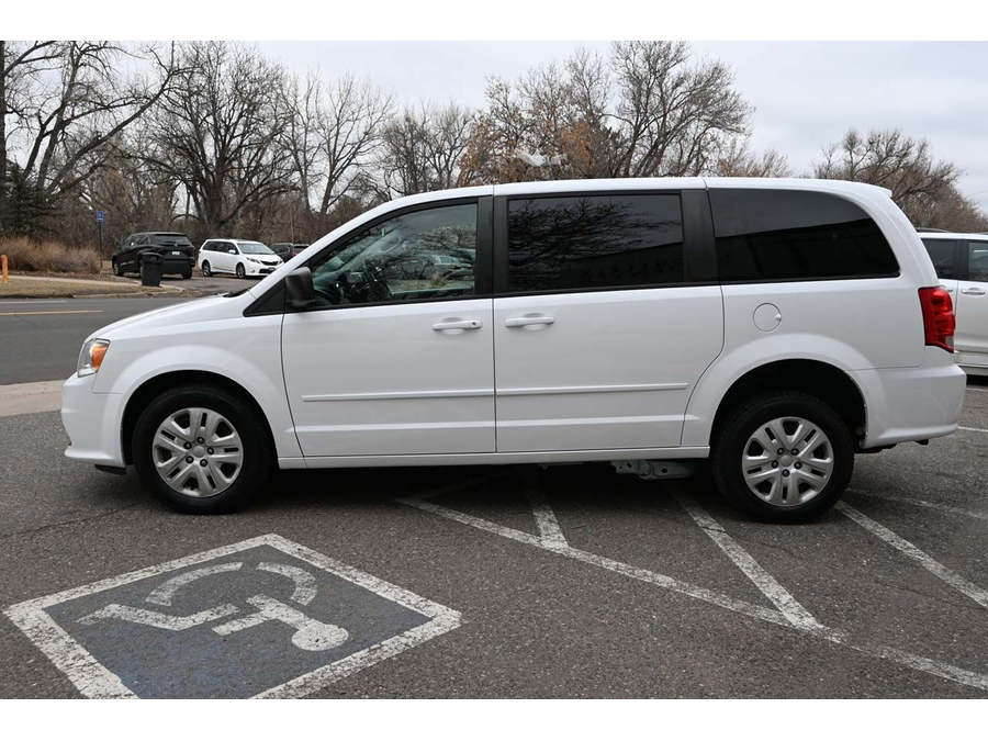 2016 Dodge Grand Caravan SE photo 9