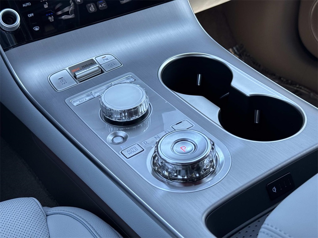 2026 Genesis GV70 2.5T Advanced photo 5