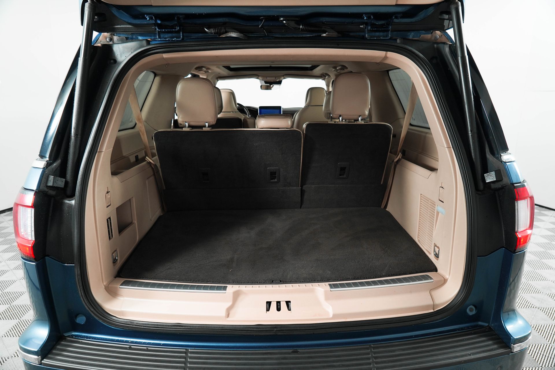 2018 Lincoln Navigator L Reserve photo 34
