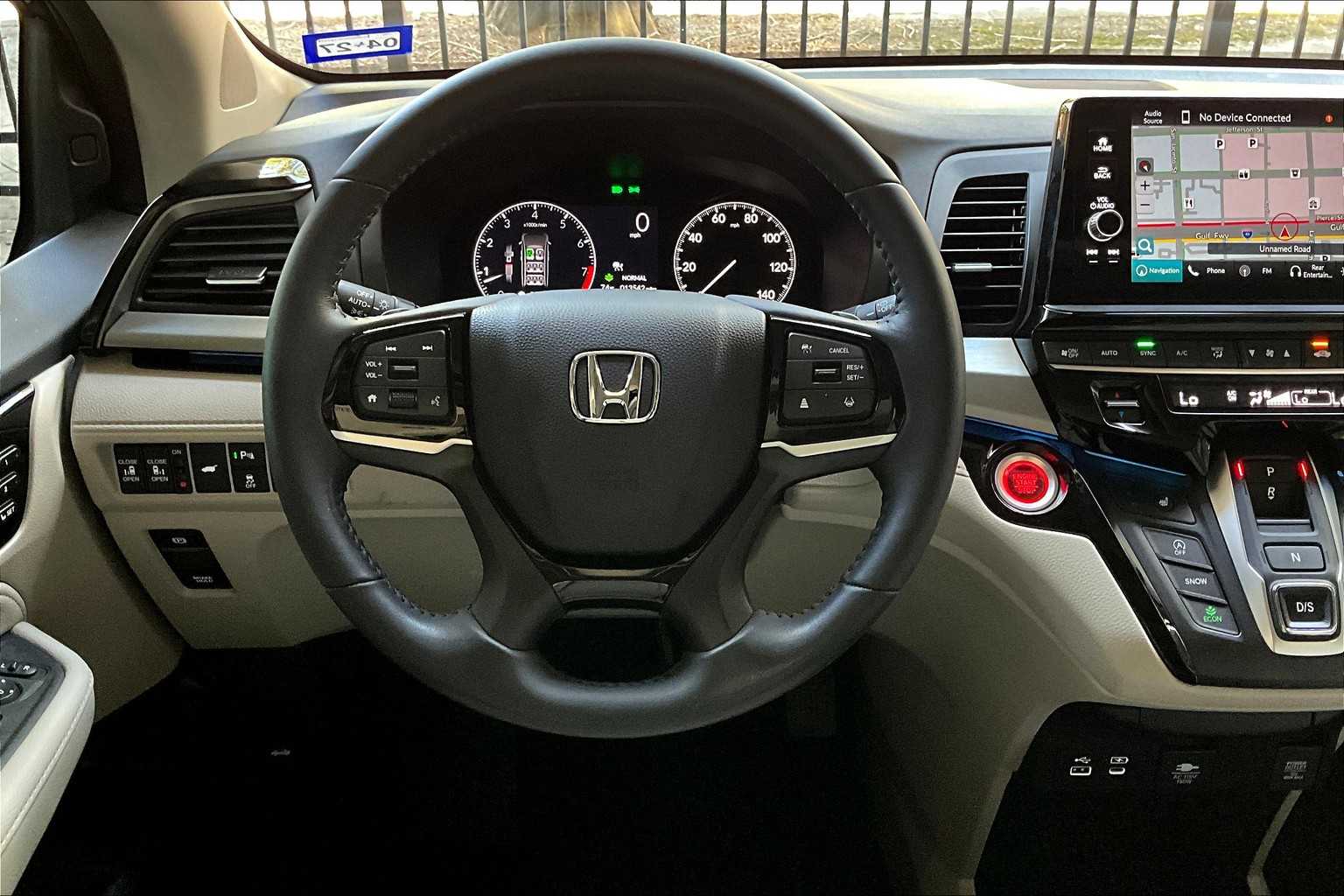 2025 Honda Odyssey Touring photo 5