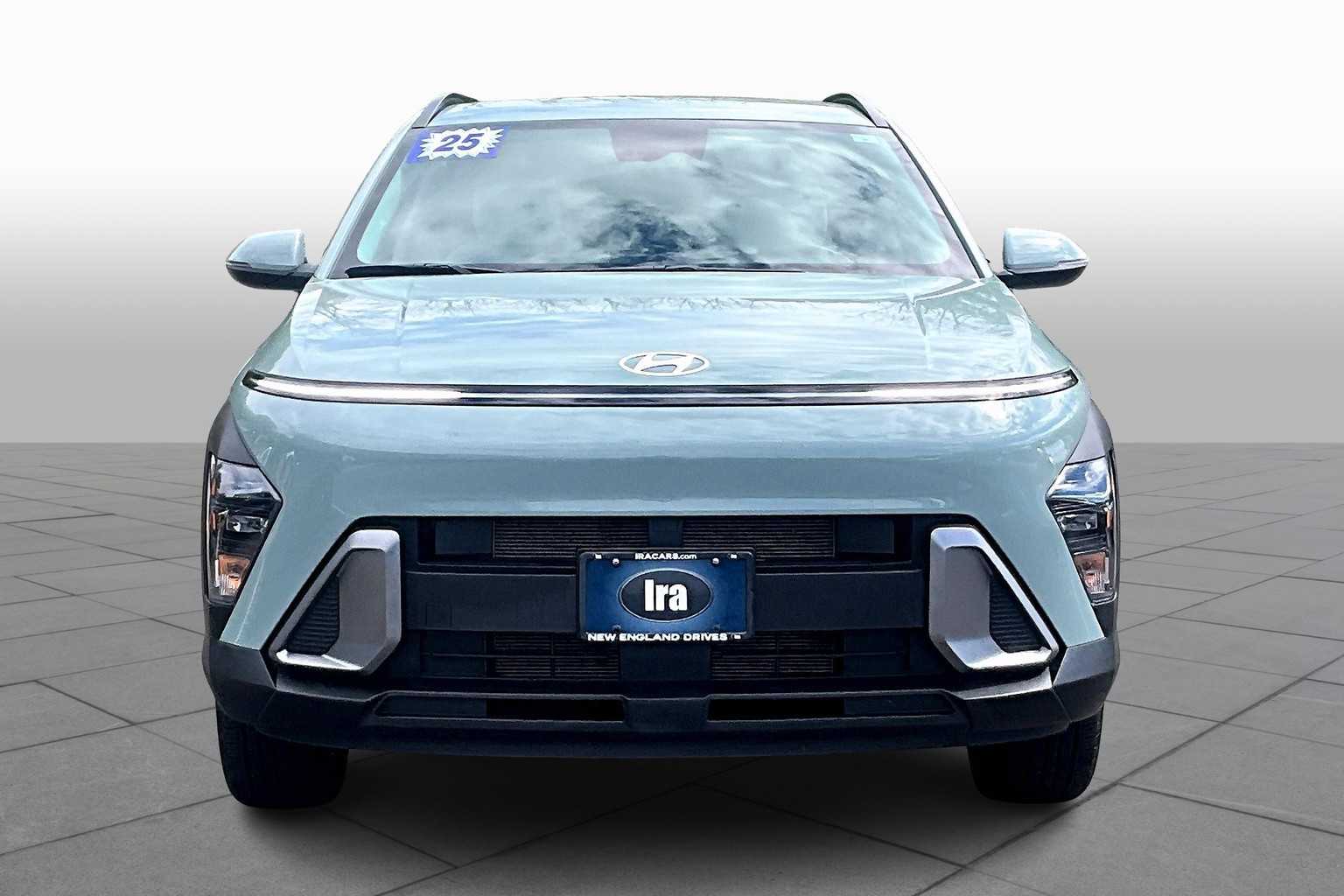2025 Hyundai Kona SEL photo 2