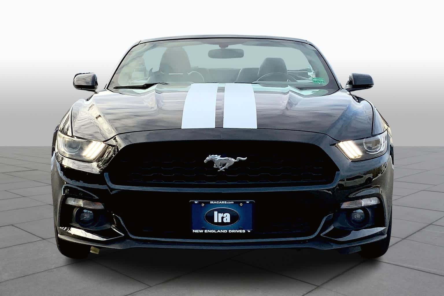 2016 Ford Mustang EcoBoost Premium photo 3
