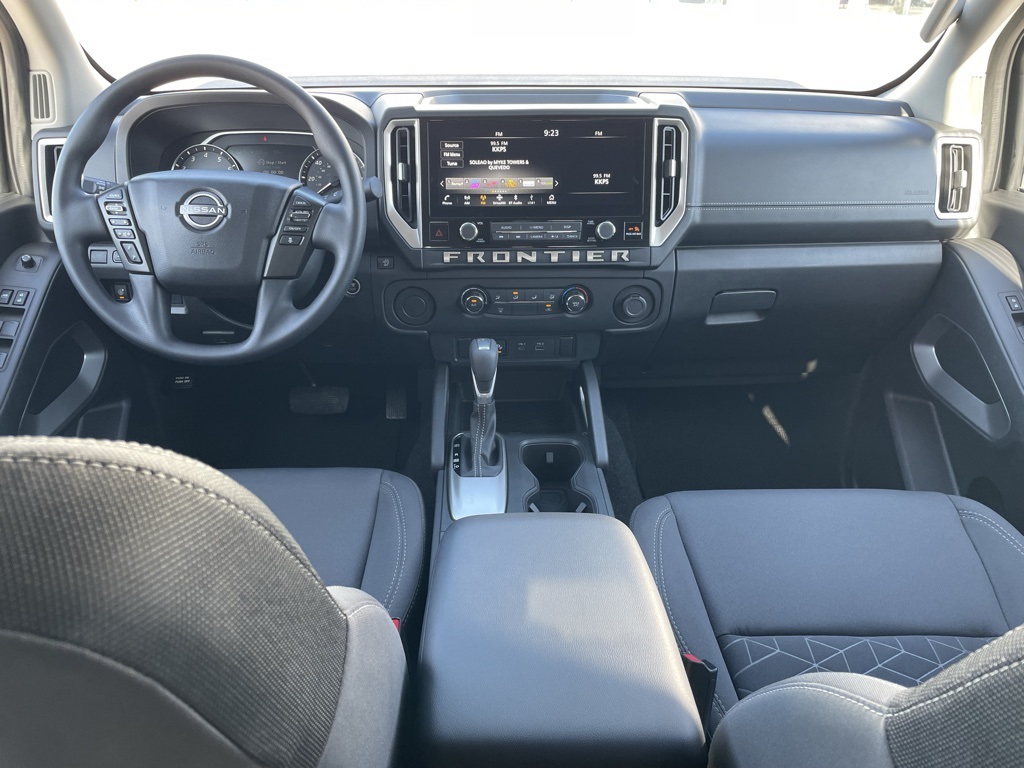 2025 Nissan Frontier SV photo 14