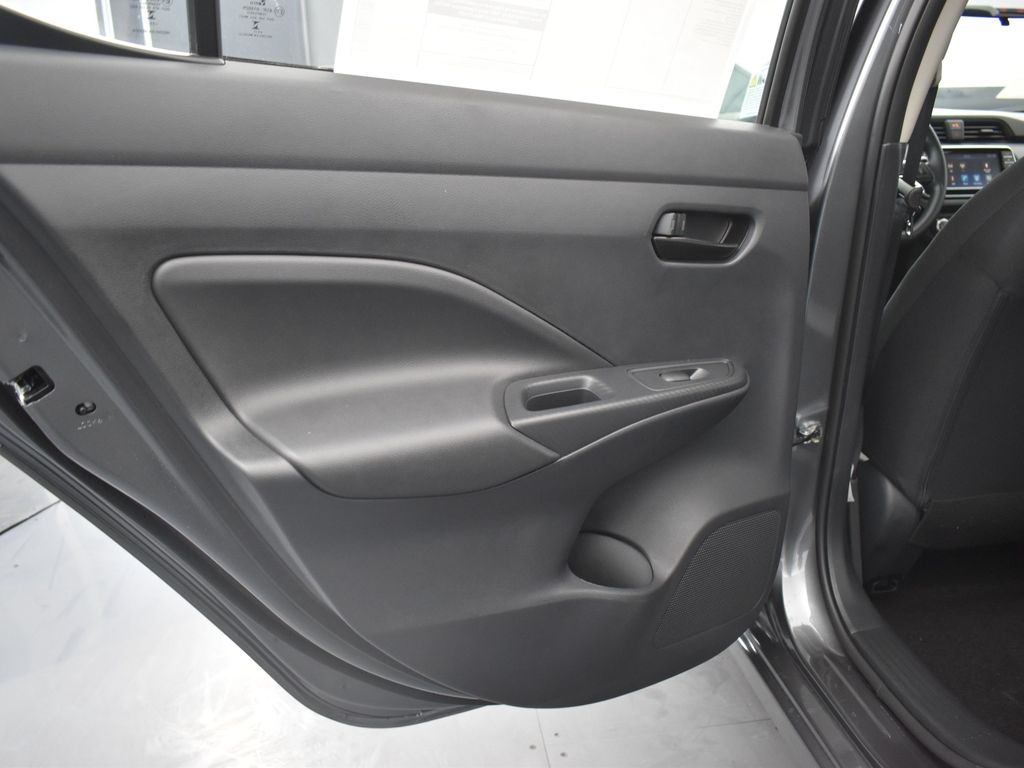 2025 Nissan Versa 1.6 S photo 15