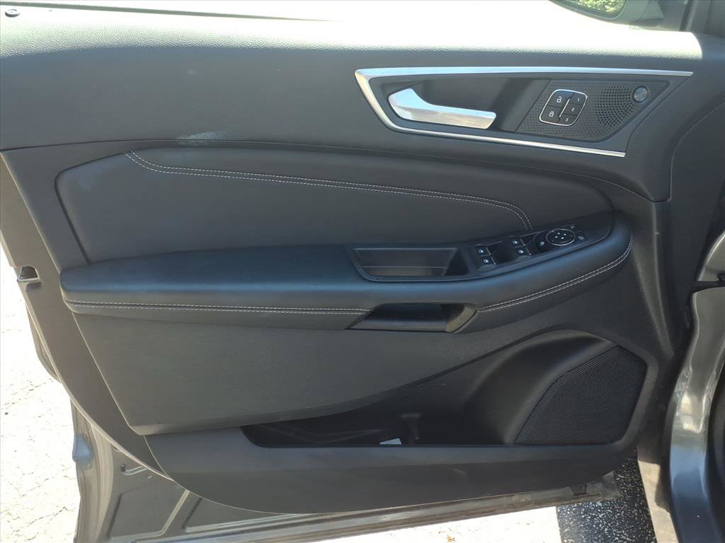 2024 Ford Edge Titanium photo 17
