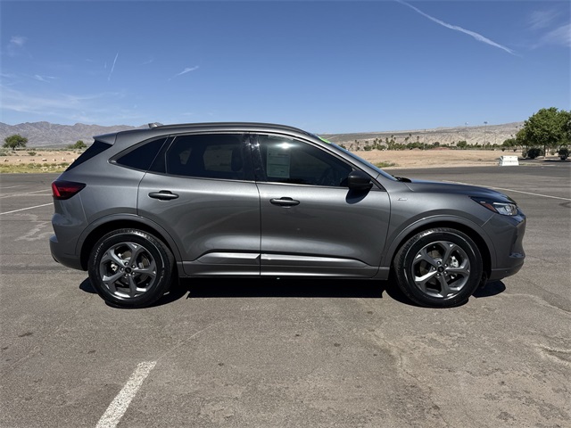 2024 Ford Escape ST-Line photo 3