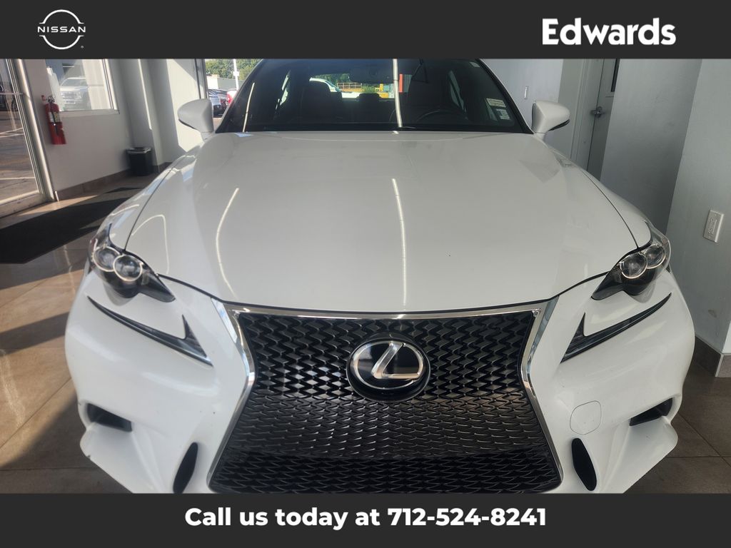 2016 Lexus IS 350 photo 3