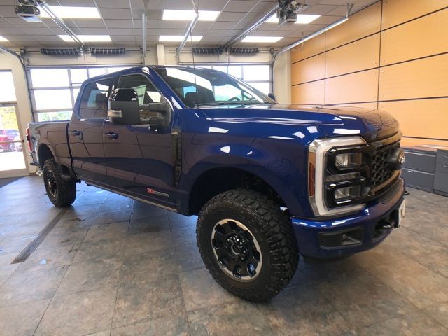 2026 Ford F-350 Super Duty Lariat's photo