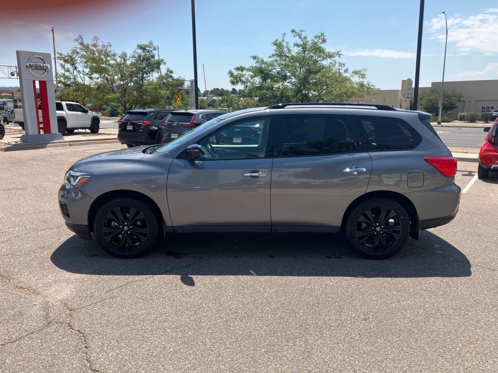 2018 Nissan Pathfinder SL photo 4