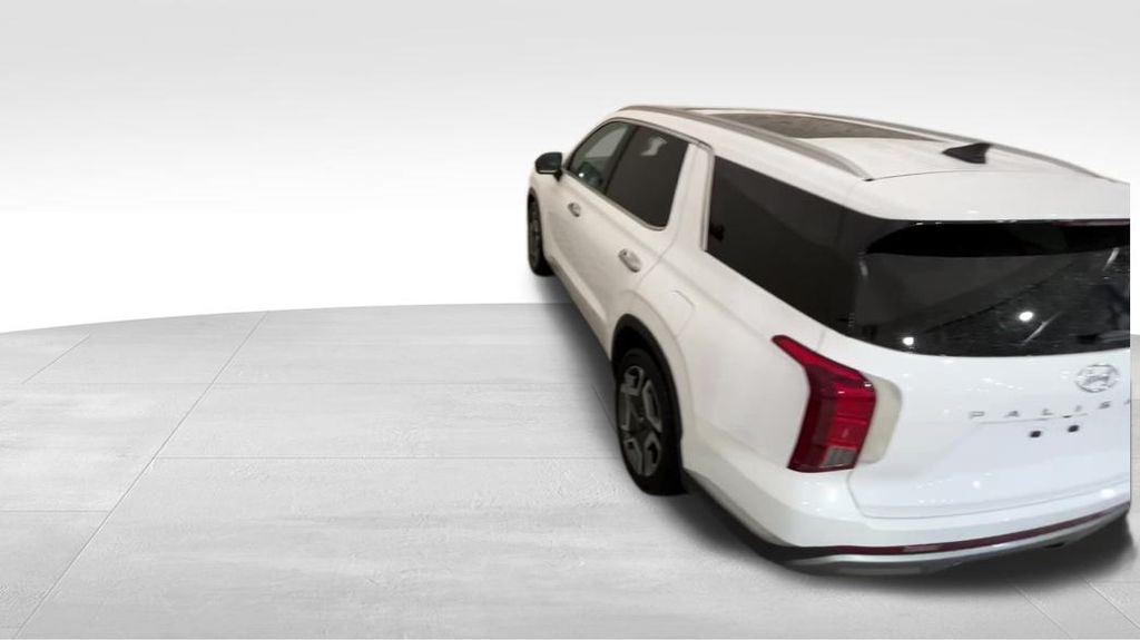 2024 Hyundai Palisade Limited photo 2