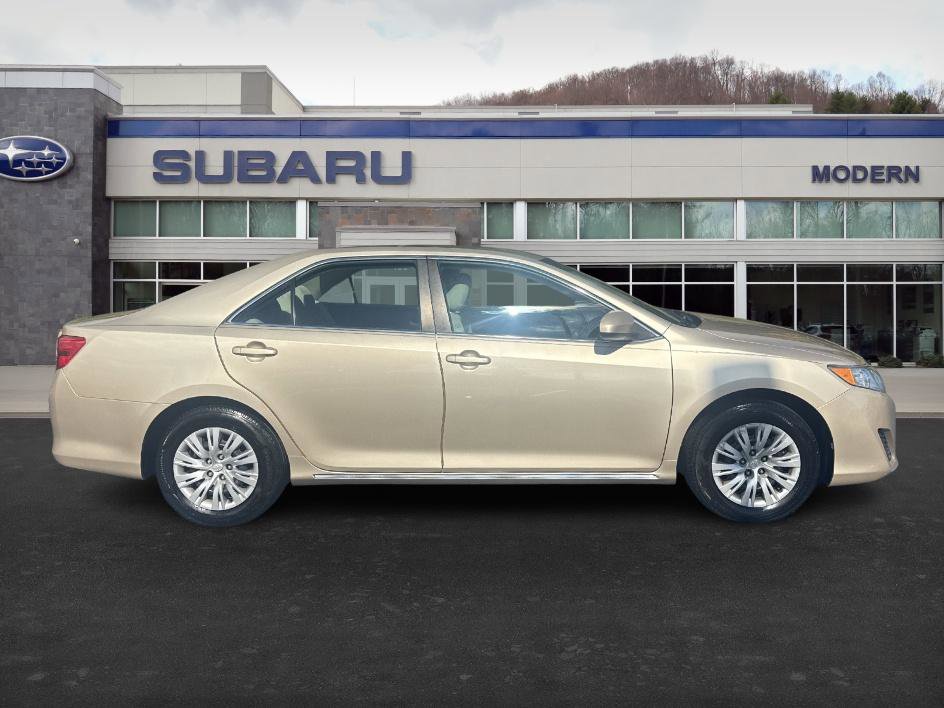 2012 Toyota Camry photo 4