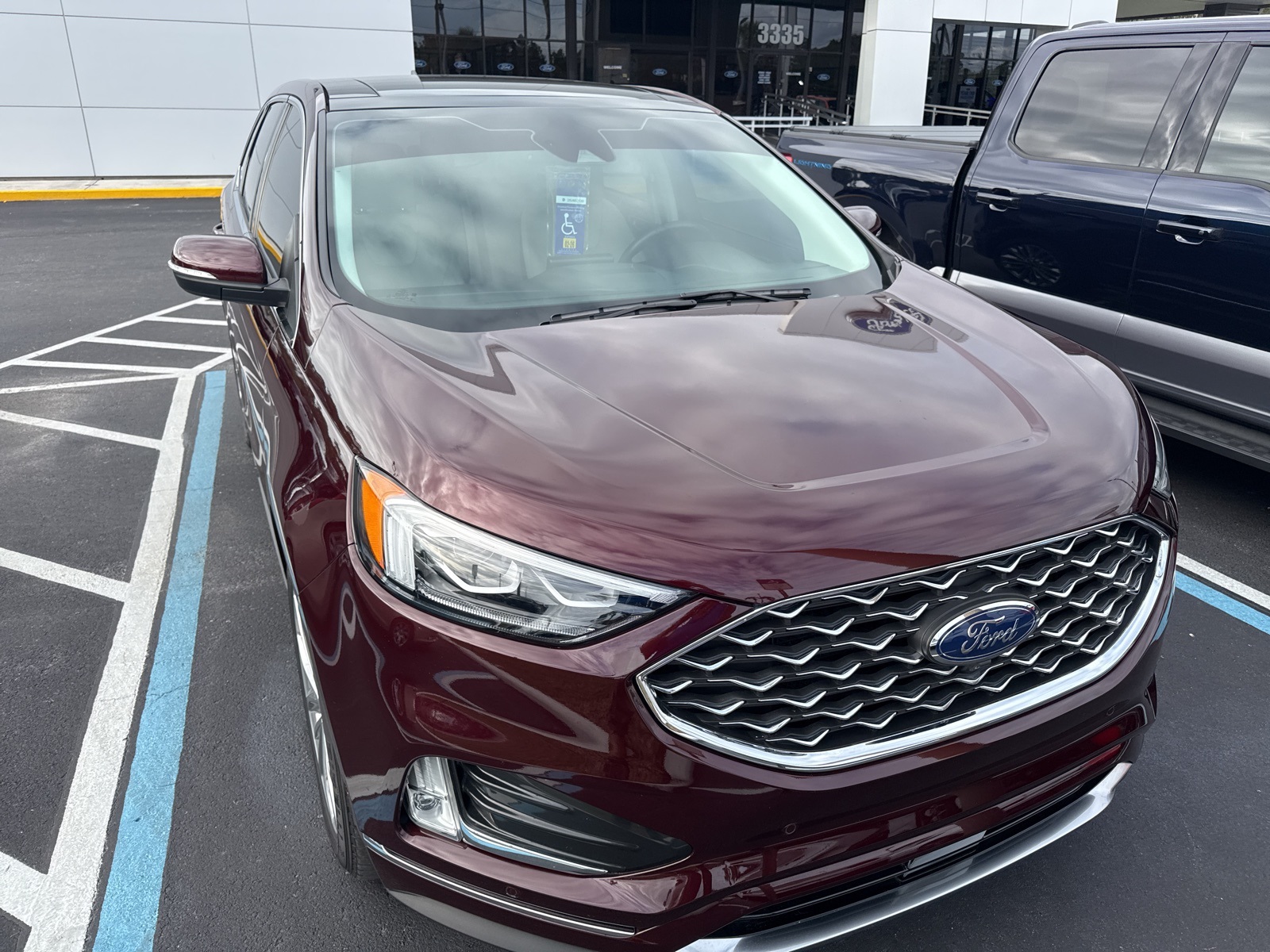 2022 Ford Edge Titanium's photo