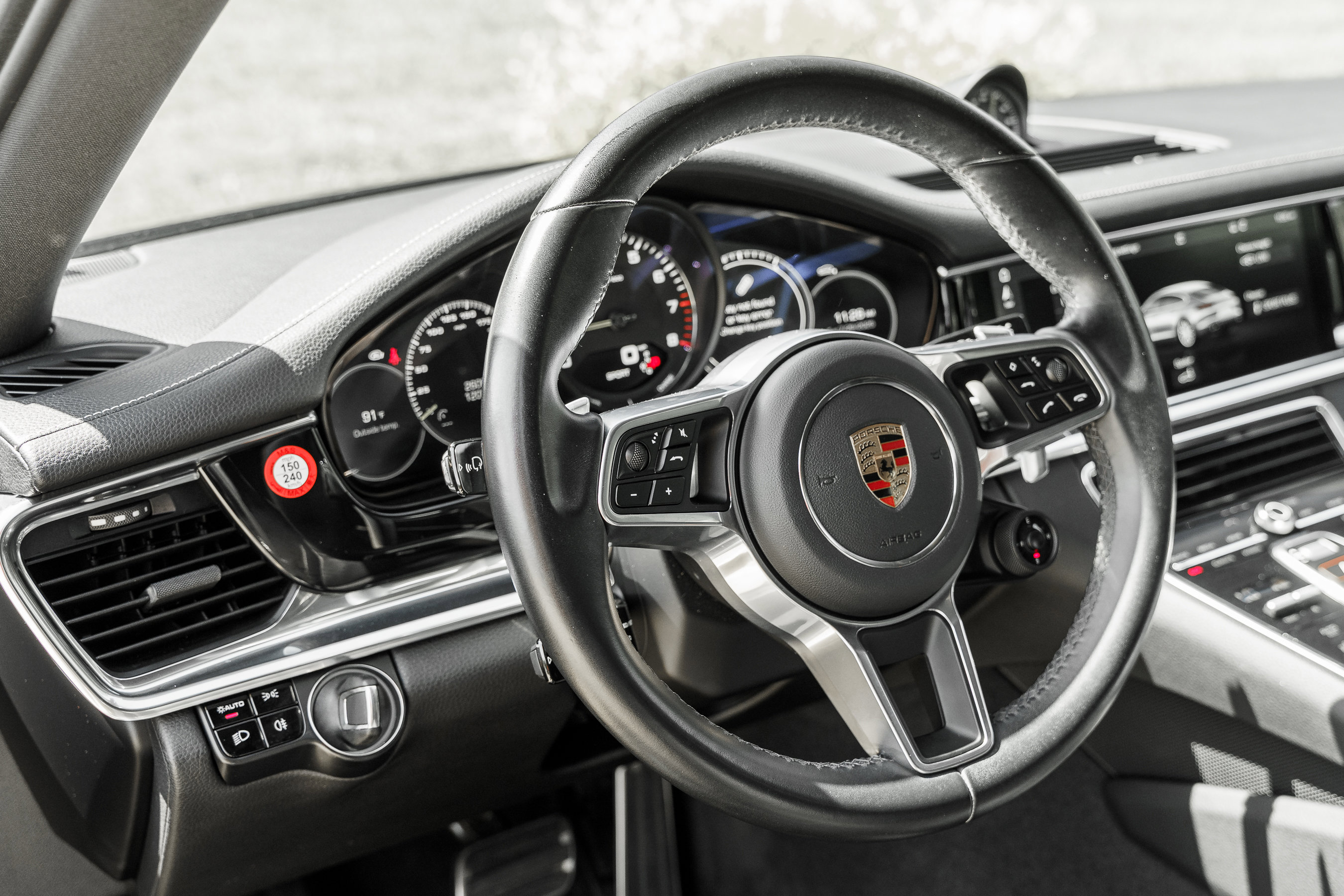2020 Porsche Panamera 4 E-Hybrid photo 10