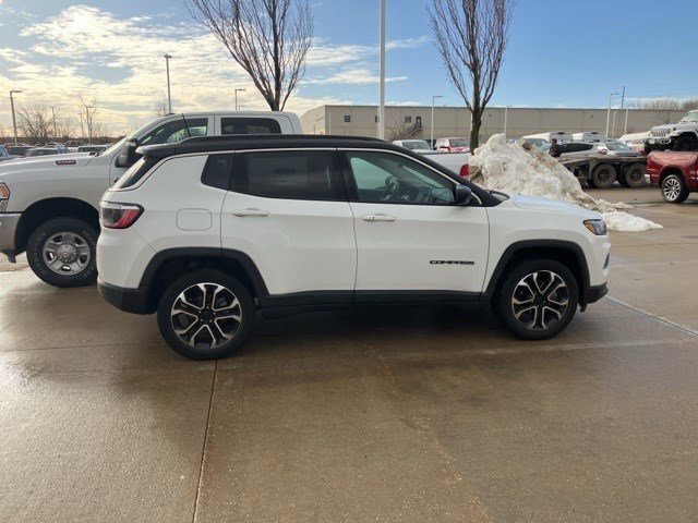 2022 Jeep Compass Limited's photo