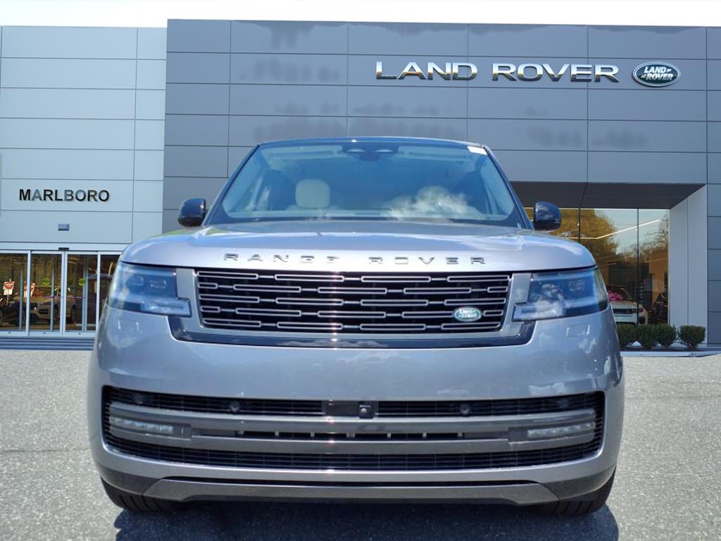 2025 Land Rover Range Rover SE photo 8