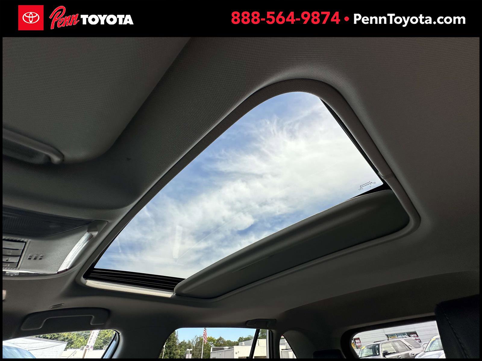 2023 Toyota RAV4 Hybrid XLE Premium photo 32